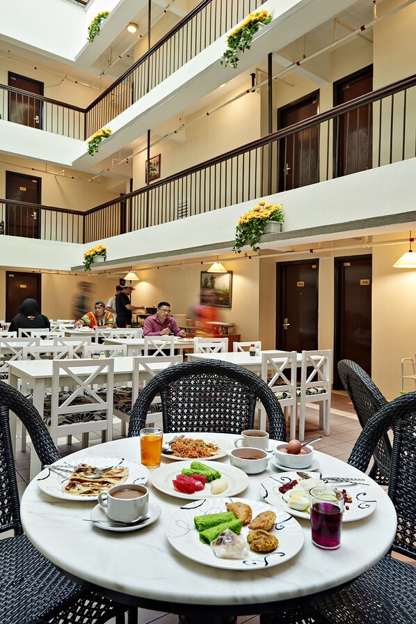 Food and drink - Palace Hotel (Kuala Lumpur)