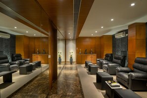 Couples treatment room(s), steam room, aromatherapy, hot stone massages - The Acacia Hotel & Spa Goa (Candolim)