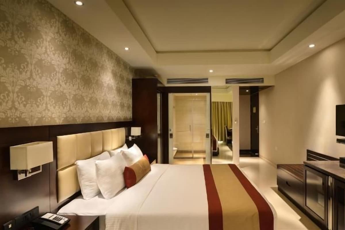 Egyptian cotton sheets, premium bedding, memory foam beds, in-room safe
