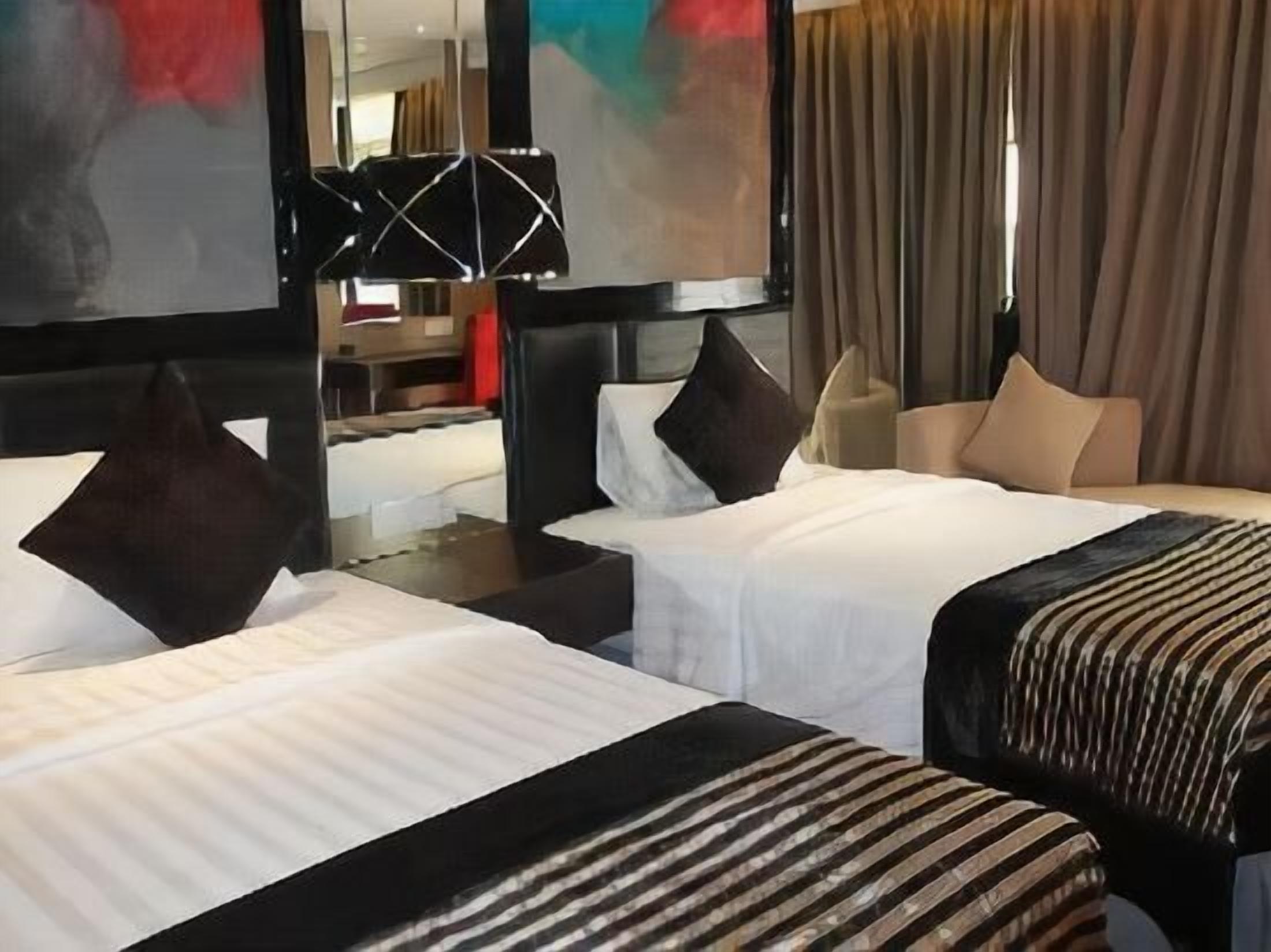 In-room safe, free WiFi, wheelchair access