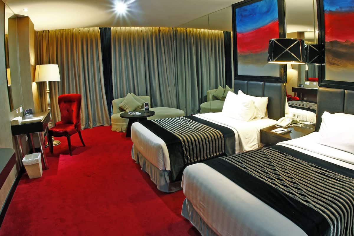 In-room safe, free WiFi, wheelchair access