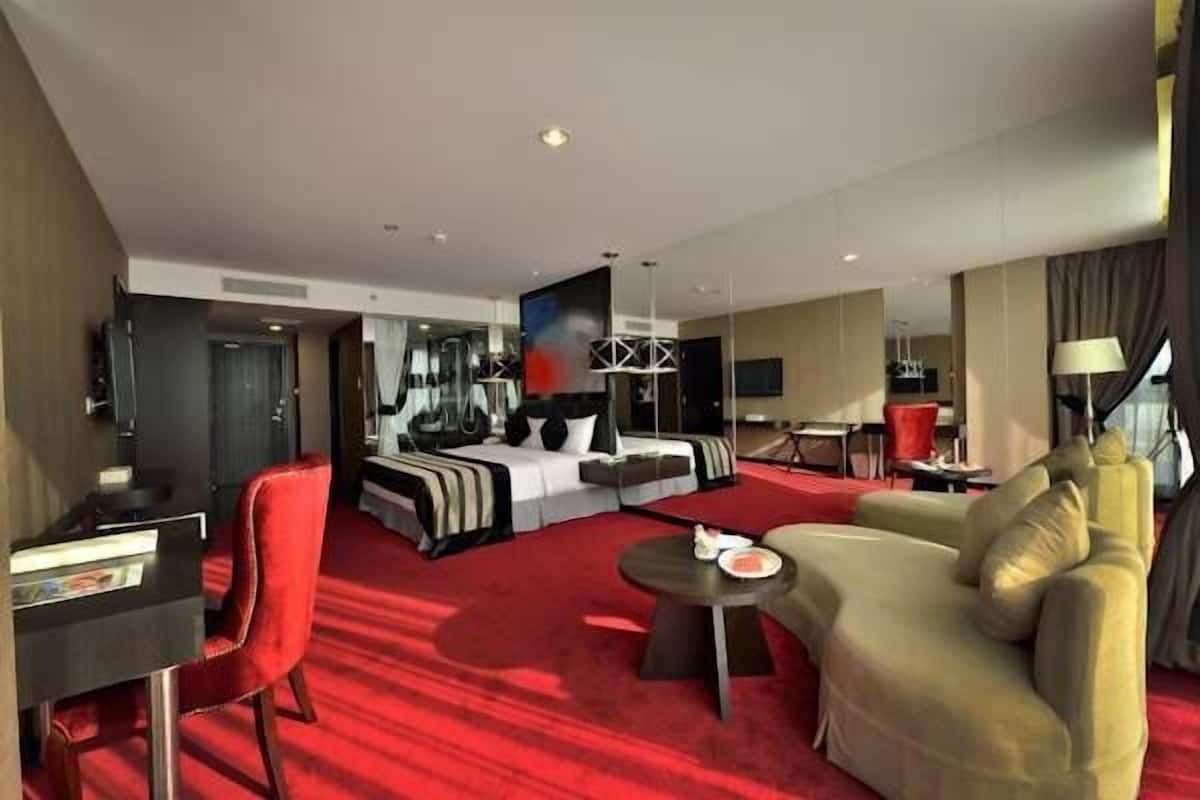 Suite Room (with Breakfast) | 客房內保險箱、免費無線上網