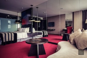 In-room safe, free WiFi, wheelchair access