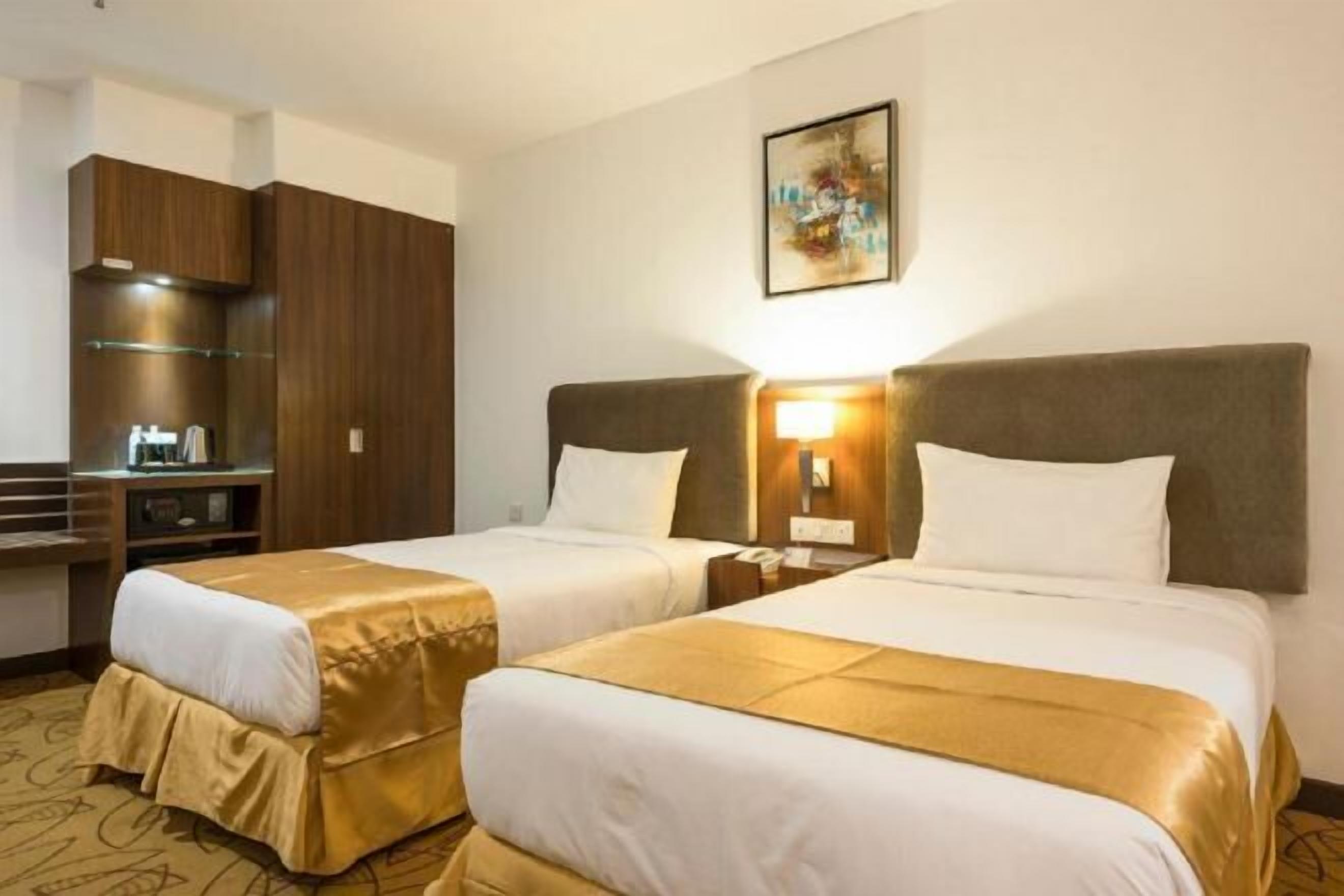 Minibar, in-room safe, free WiFi, bed sheets