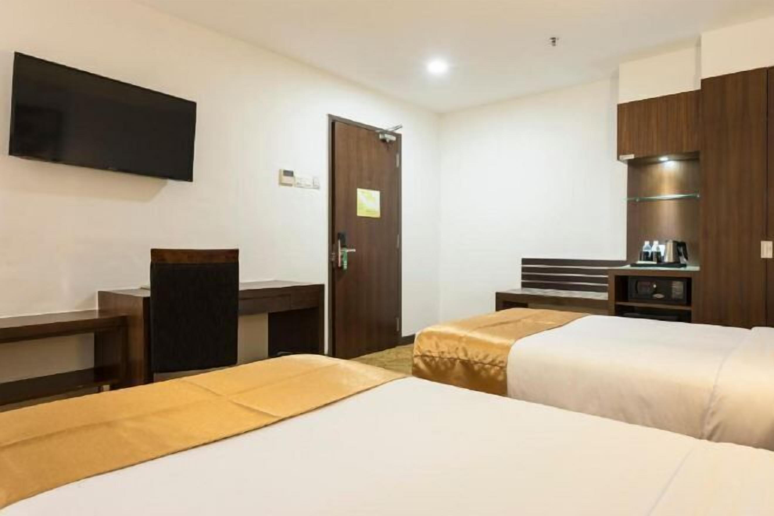 Minibar, in-room safe, free WiFi, bed sheets