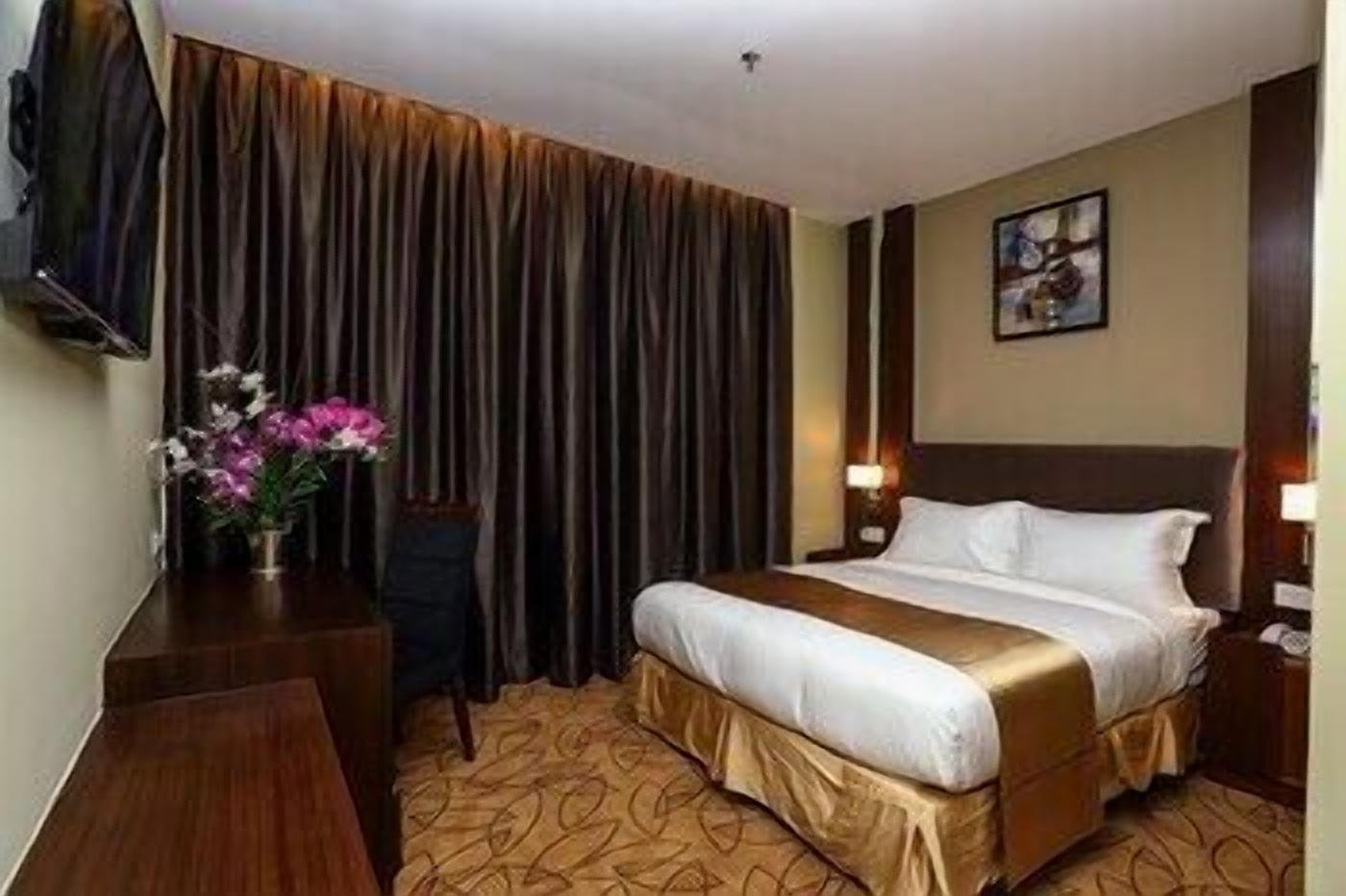 Minibar, in-room safe, free WiFi, bed sheets