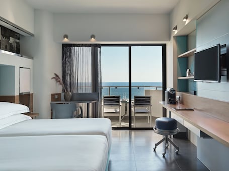 Panorama Double Room Sea View | Caja fuerte, escritorio, cortinas opacas y wifi gratis. Esperos Palace Resort & Spa