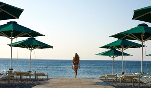 Private beach, sun loungers, beach umbrellas, beach towels - Esperos Palace Resort & Spa (Rhodes)