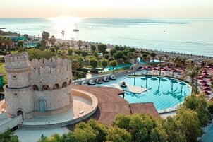 Private beach, sun loungers, beach umbrellas, beach towels