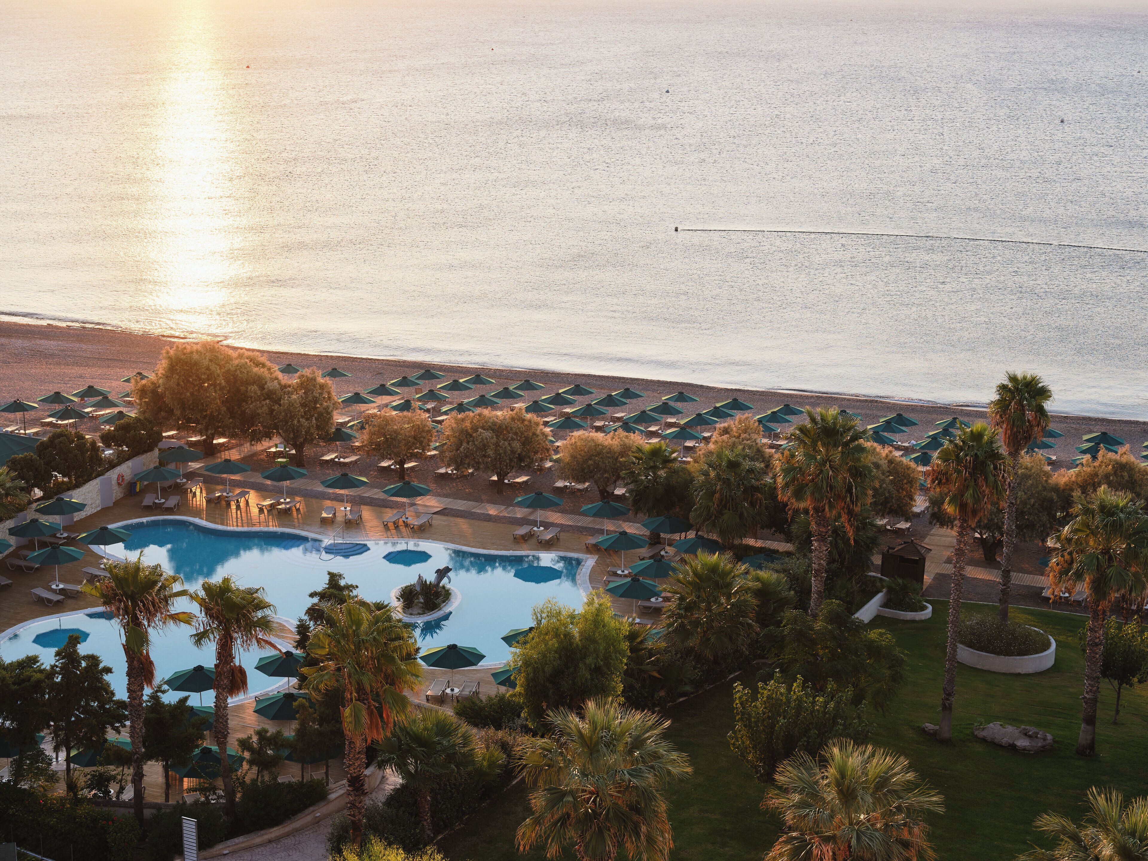 Private beach, sun-loungers, beach umbrellas, beach towels