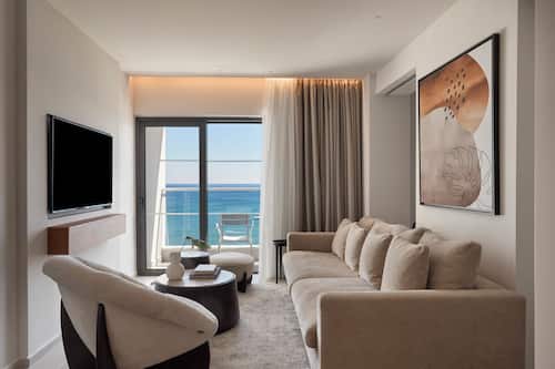 Panoramic Suite, Sea View | Living room