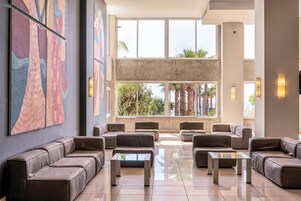 Sala de estar en el lobby