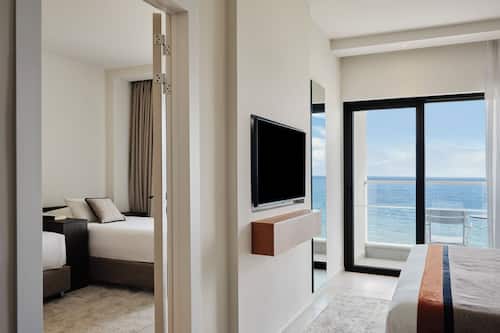 Premium Family Room with Sea View