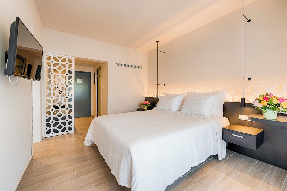 Minibar (con alcuni snack e alcune bevande gratis)