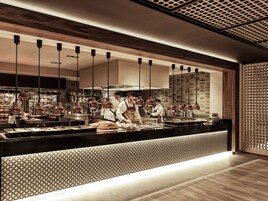 3 restaurantes; se sirven desayunos 