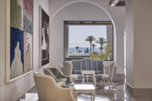 Sala de estar en el lobby