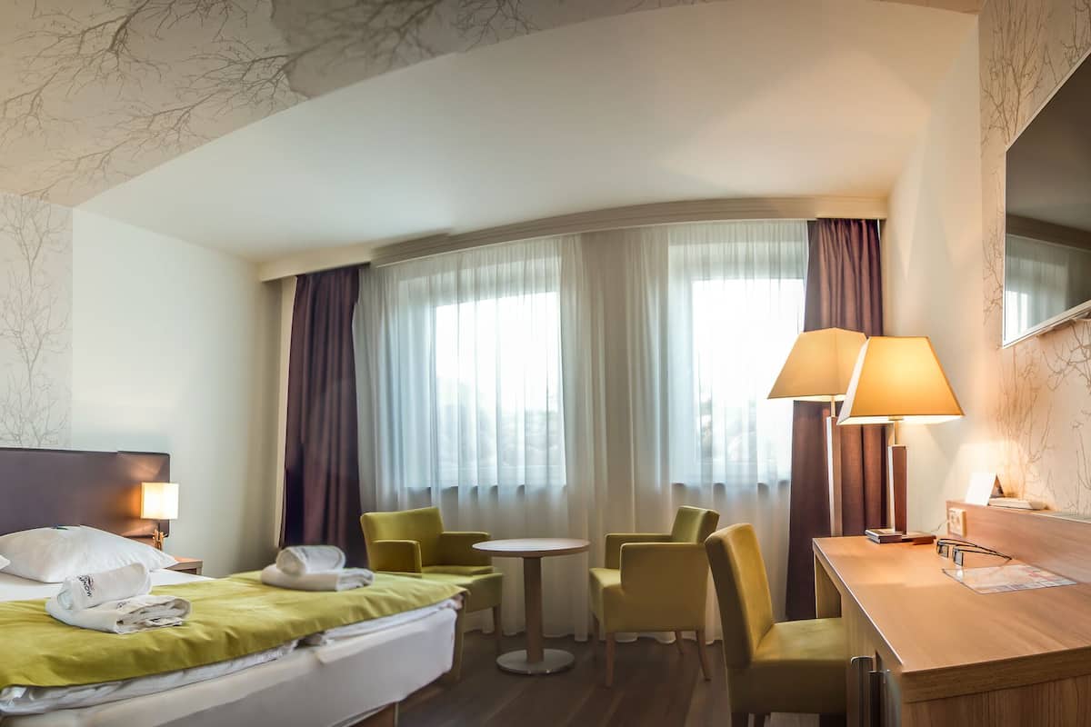 Family Apartment, Kitchen, Basement | In-room safe, desk, blackout drapes, cribs/infant beds