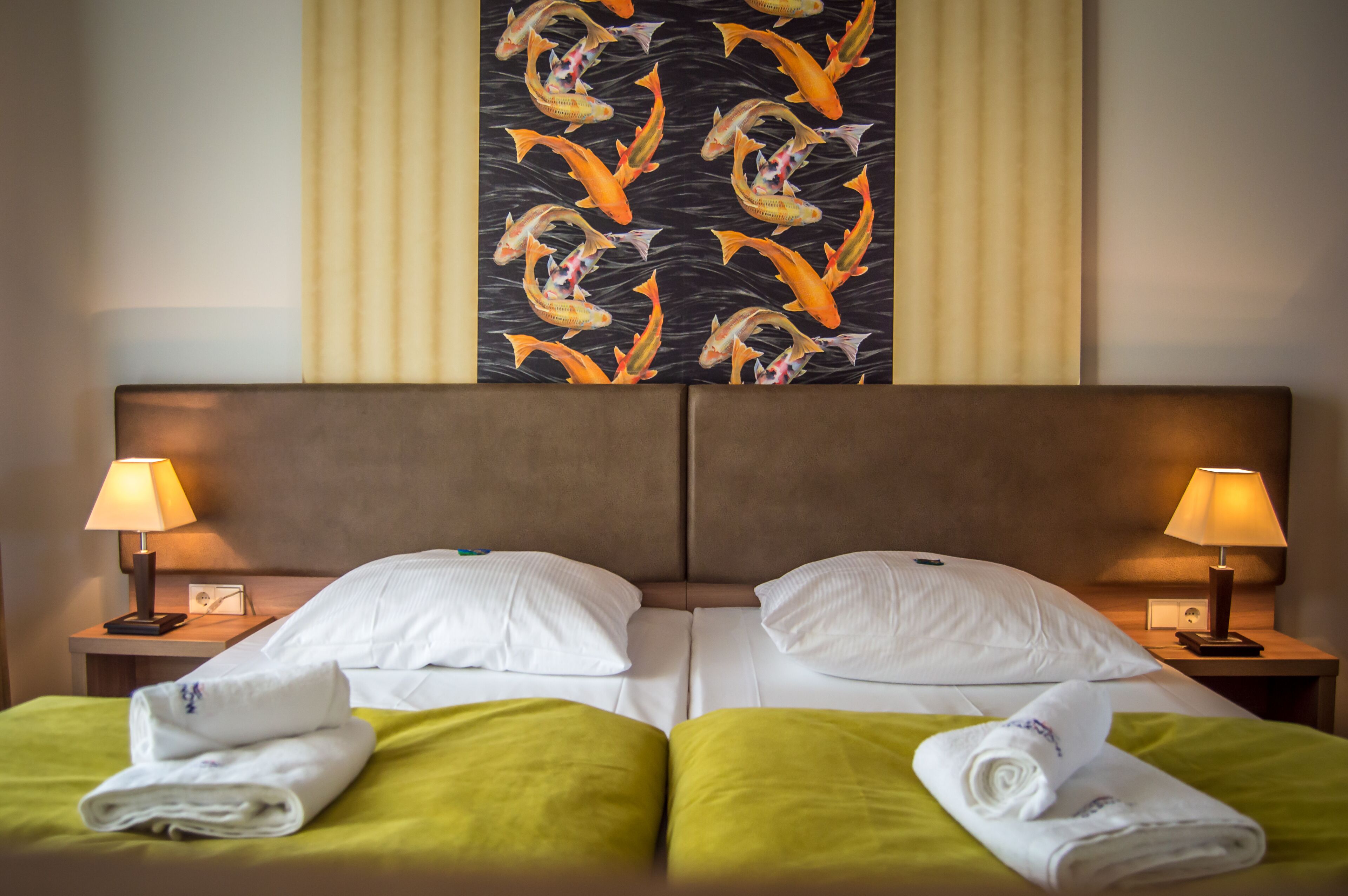 suite | in-room safe, desk, blackout curtains, cots/infant beds