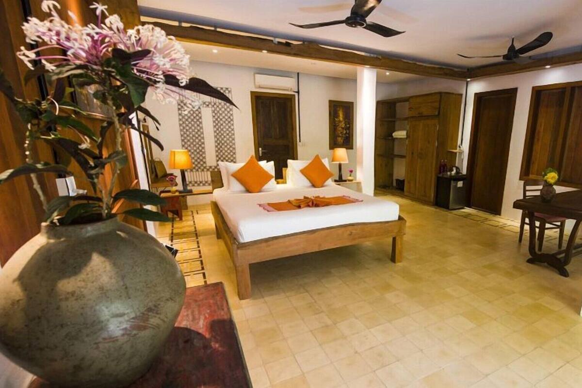 Ropa de cama de alta calidad, camas con pillow-top y minibar