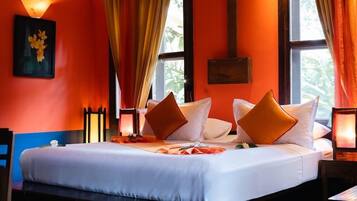 Chambre Double Deluxe, 1 trÚs grand lit, balcon, vue établissement