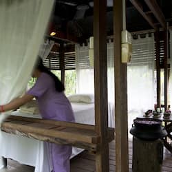 Couples treatment rooms, body treatments, body wraps, facials