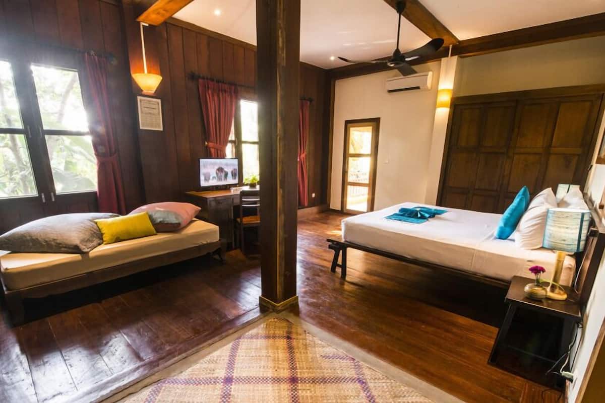 Ropa de cama de alta calidad, camas con pillow-top y minibar
