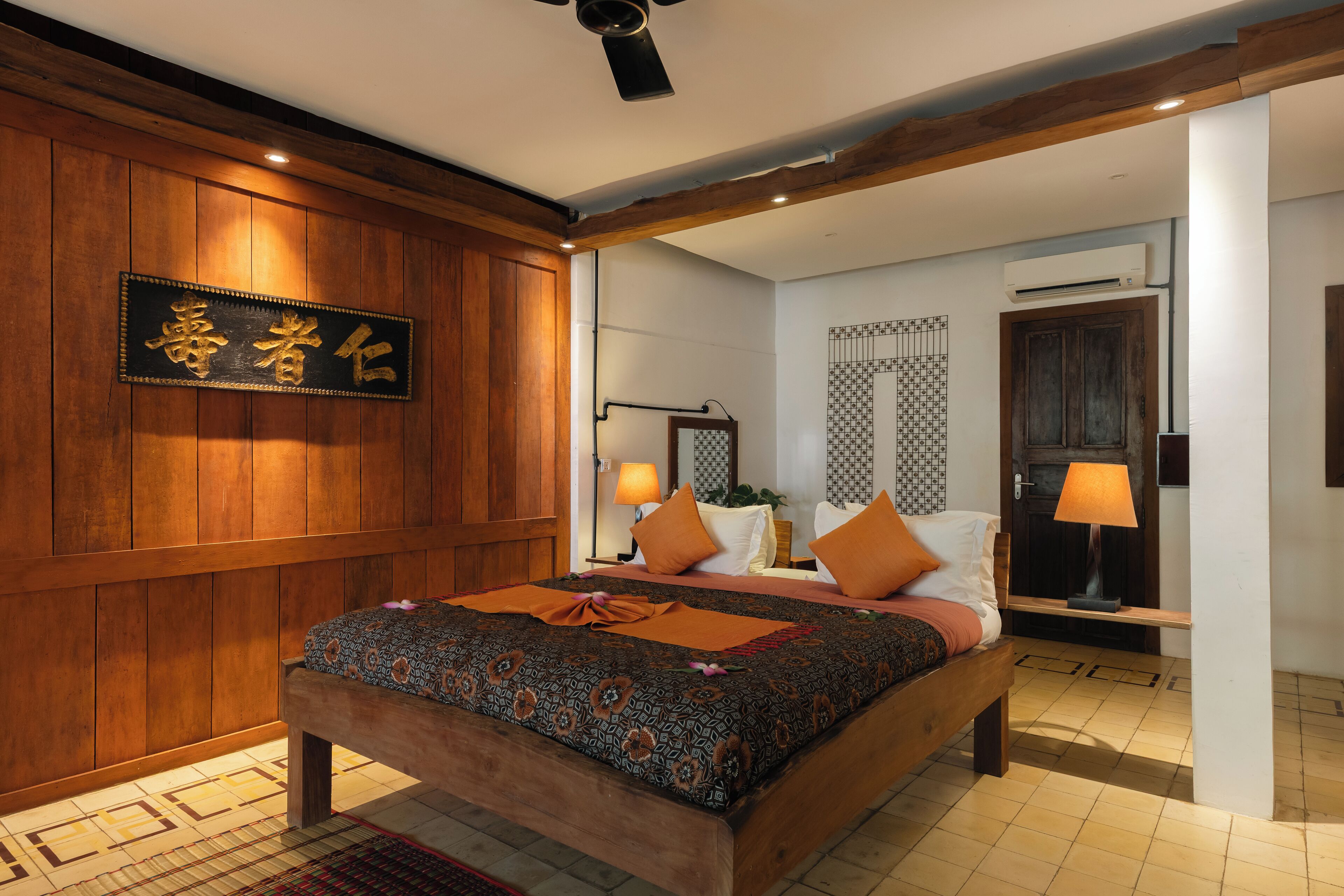 Suite Deluxe, vista al jardín | Ropa de cama de alta calidad, camas con pillow-top y minibar 