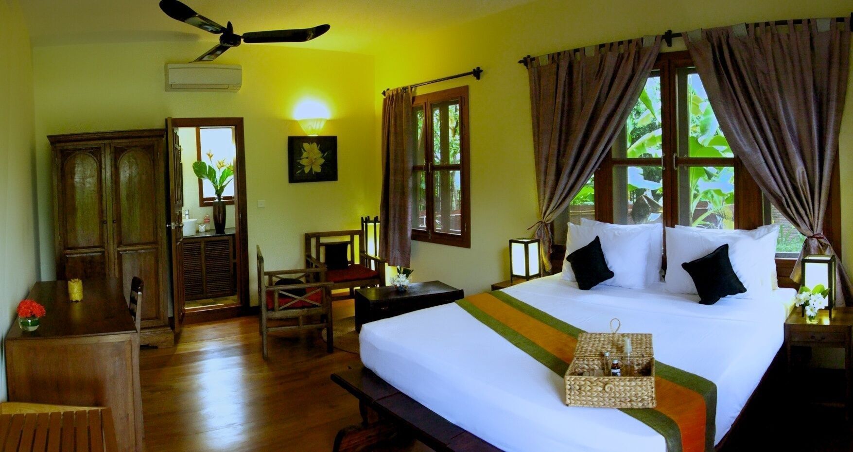 Premium bedding, pillow-top beds, minibar, in-room safe