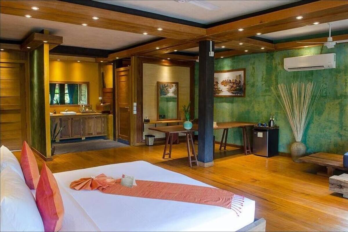 Ropa de cama de alta calidad, camas con pillow-top y minibar