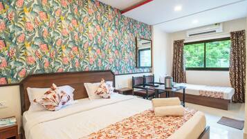 Deluxe Triple Room | Egyptian cotton sheets, premium bedding, down duvets, memory-foam beds
