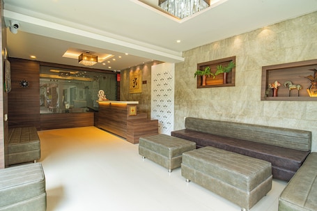 Reception. Hotel Campal
