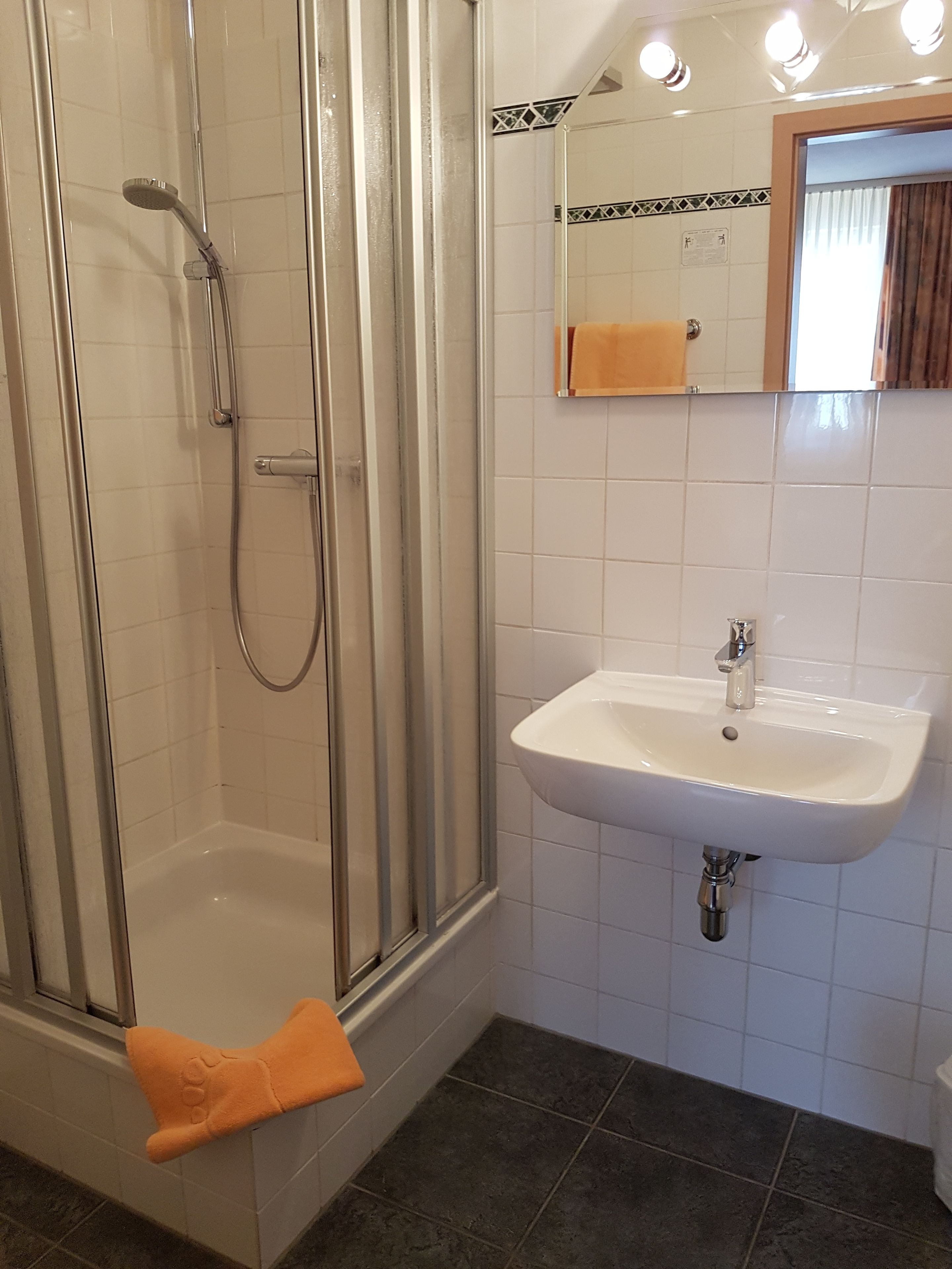double room | bathroom | free toiletries, hair dryer, towels