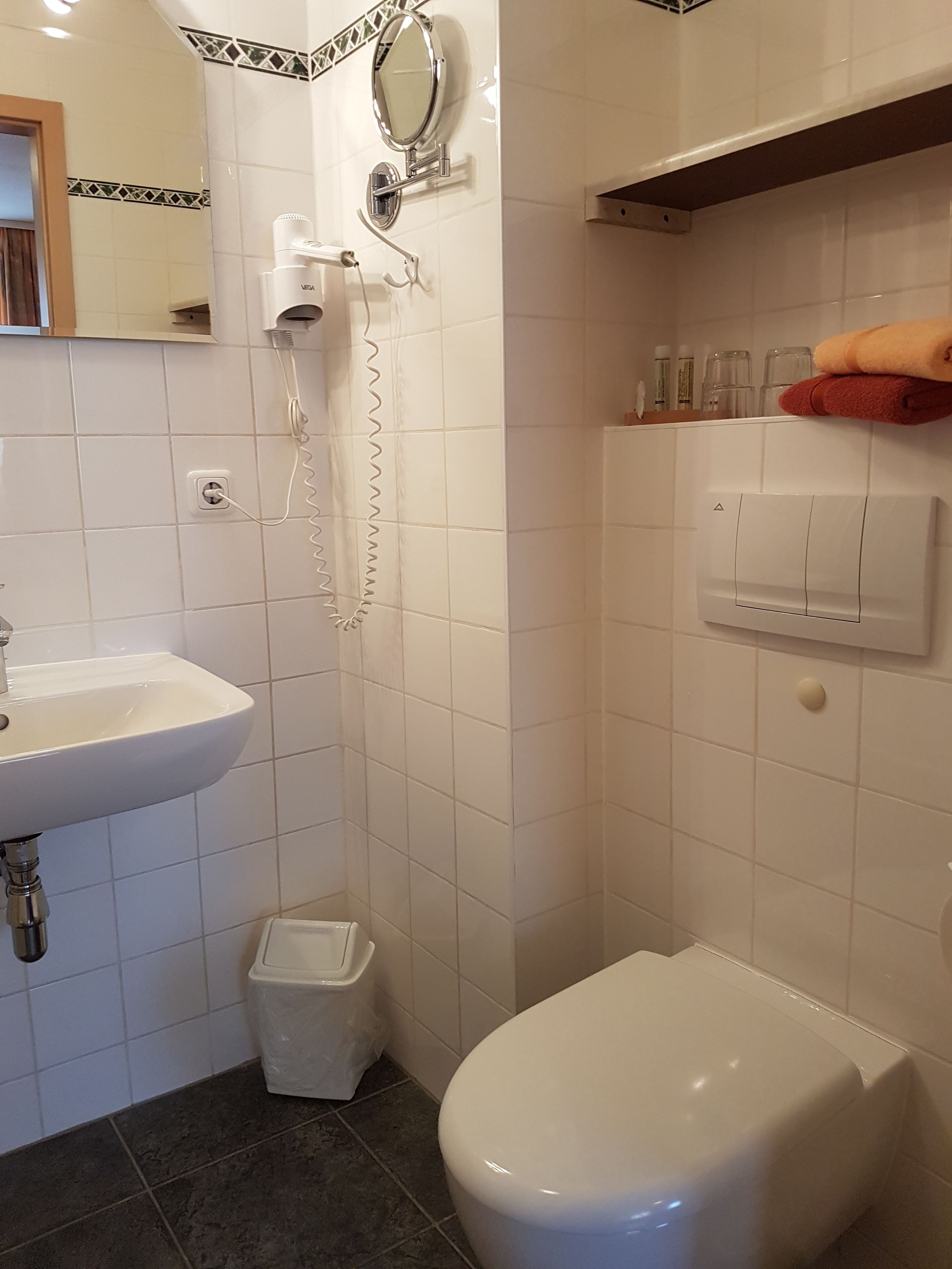 double room | bathroom | free toiletries, hair dryer, towels
