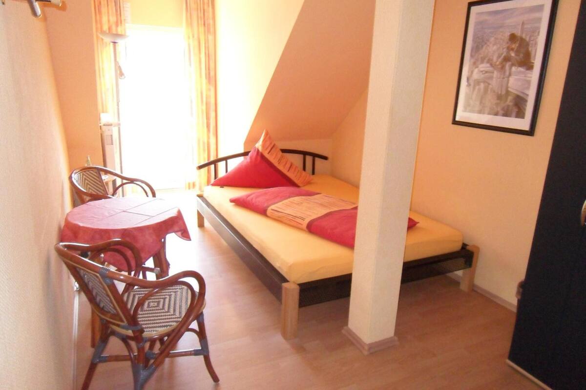 hypo-allergenic bedding, blackout curtains, soundproofing, free wifi