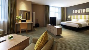 Minibar, in-room safe, desk, soundproofing - Ibis Styles Changbaishan Wanda (Baishan)