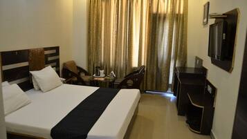 In-room safe, desk, free WiFi, bed sheets