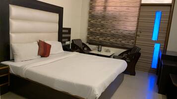 In-room safe, desk, free WiFi, bed sheets