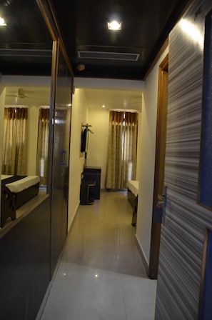In-room safe, desk, free WiFi, bed sheets