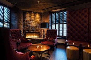 Breakfast, lunch, brunch served; American cuisine  at Marriott Marquis Washington, DC