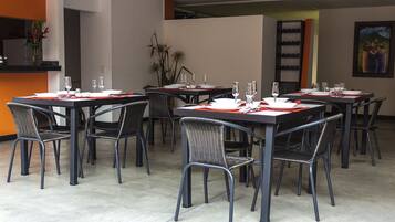 Standard Double Room | Minibar, in-room safe, desk, iron/ironing board