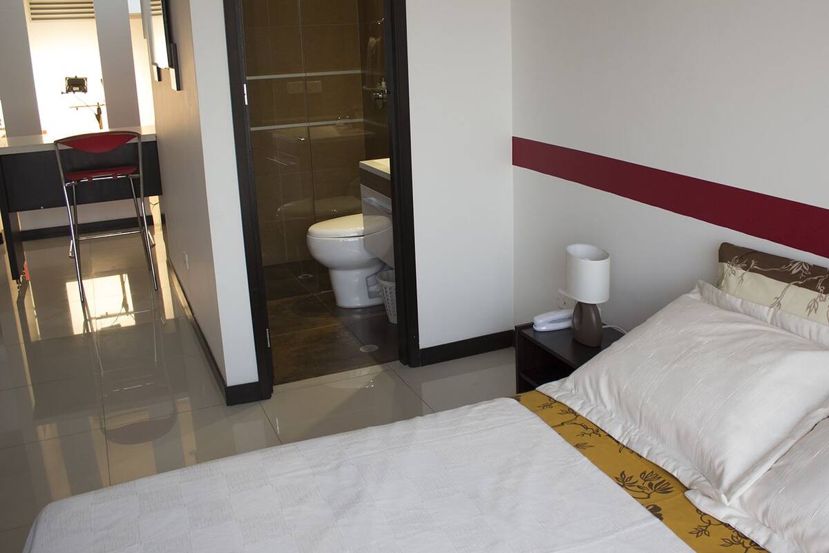 Standard Twin Room | Dining
