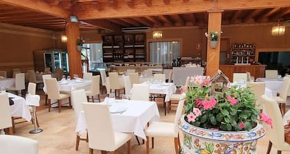 Santana Hotel Restaurante