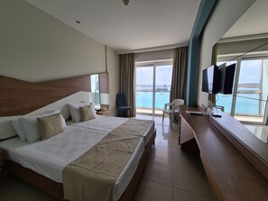 Cofres nos quartos, escrivaninha, Wi-Fi de cortesia, roupa de cama