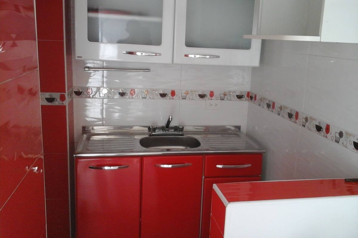 Executive Studio Suite, 1 Double Bed, Accessible, Kitchen | Private kitchen | Microwave