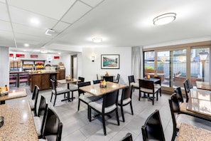 Free daily buffet breakfast