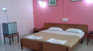Deluxe Room | In-room safe, desk, iron/ironing board, free WiFi - Panaji Residency (Panaji)