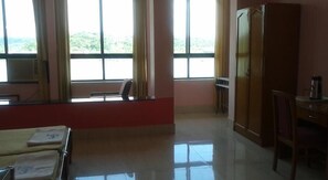 A/C Room | In-room safe, desk, iron/ironing board, free WiFi - Panaji Residency (Panaji)