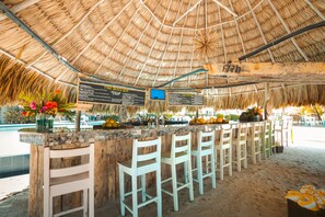 Poolbar