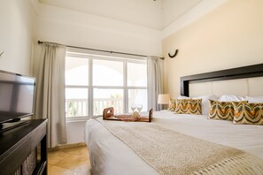 Two Bedroom Ocean View | Ropa de cama de alta calidad y edredones de plumas
