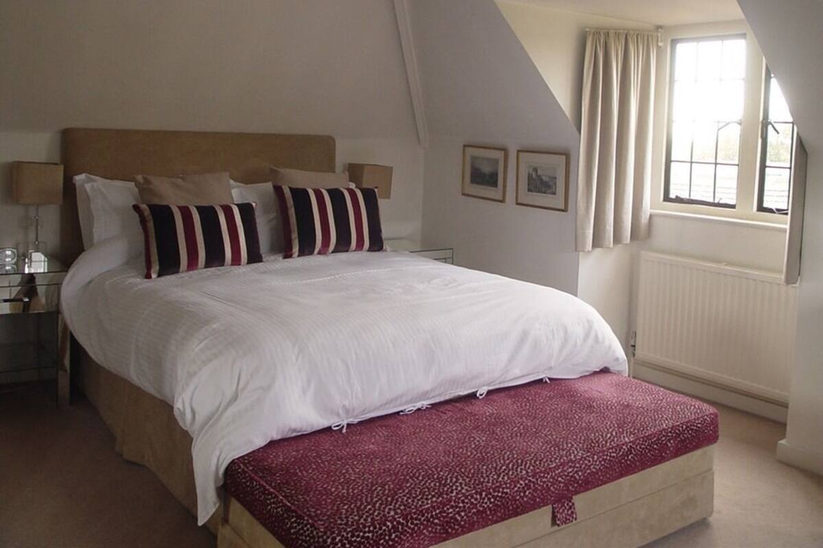 Room 1 King Bed Ensuite (Room 3)
